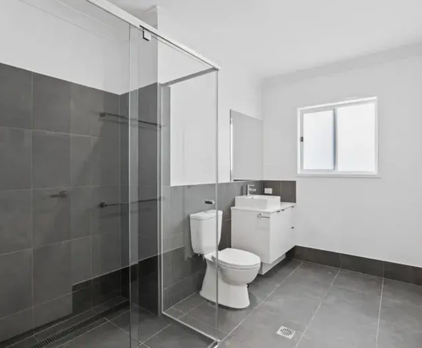 $320, Share-house, 3 bathrooms, White Rock QLD 4306