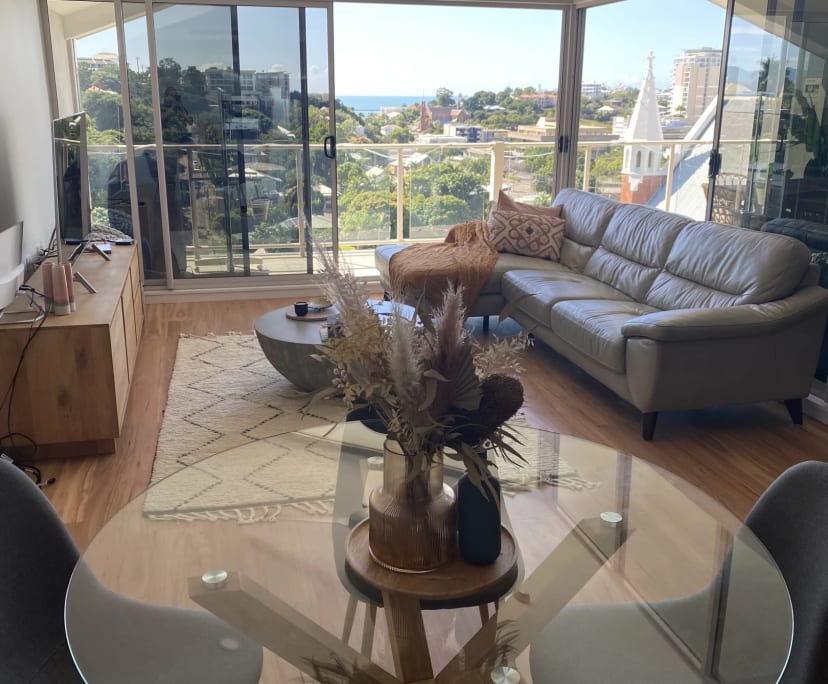 Furnished room in a flatshare