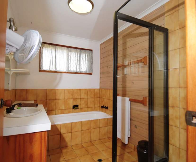 $80, Share-house, 4 bathrooms, Point Vernon QLD 4655
