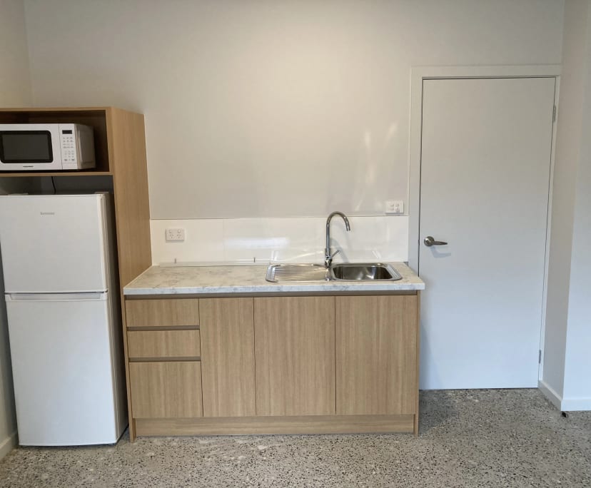 $375, Share-house, 6 bathrooms, Glen Huntly VIC 3163