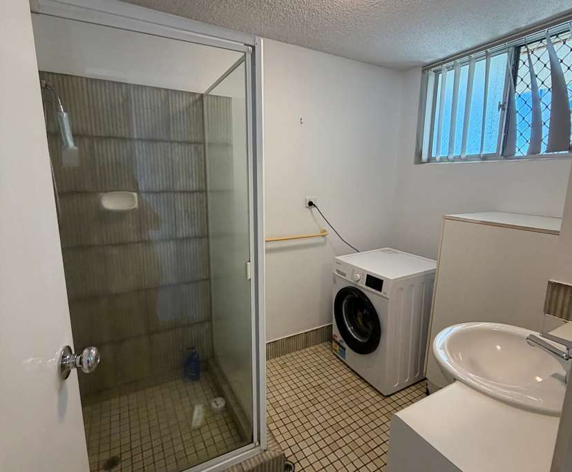 Whole property with 2 rooms for rent