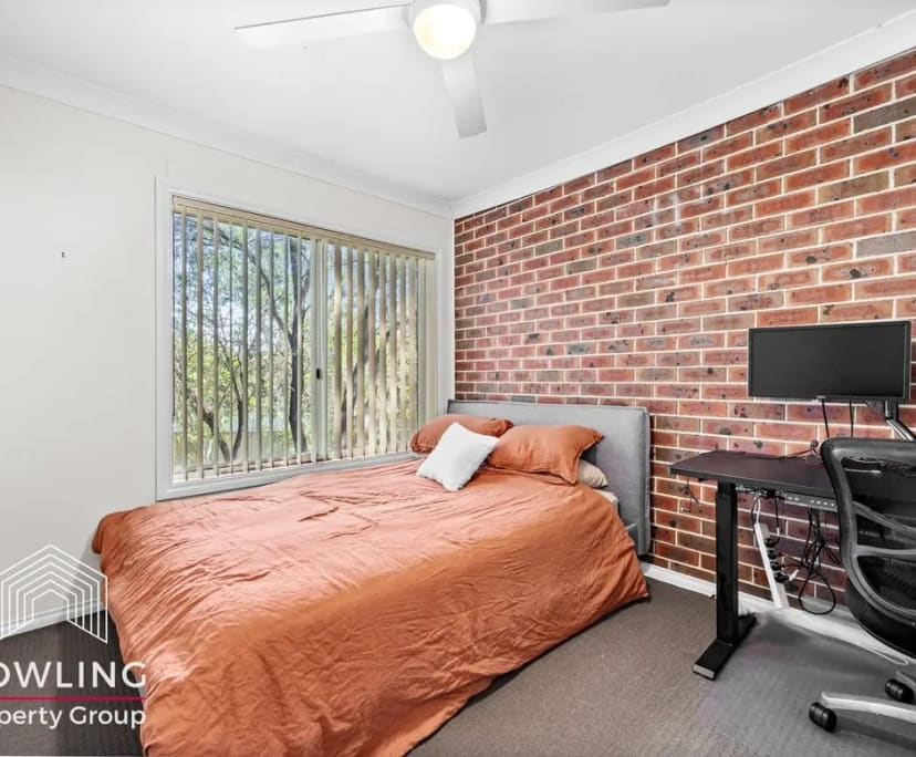 Room in a share house