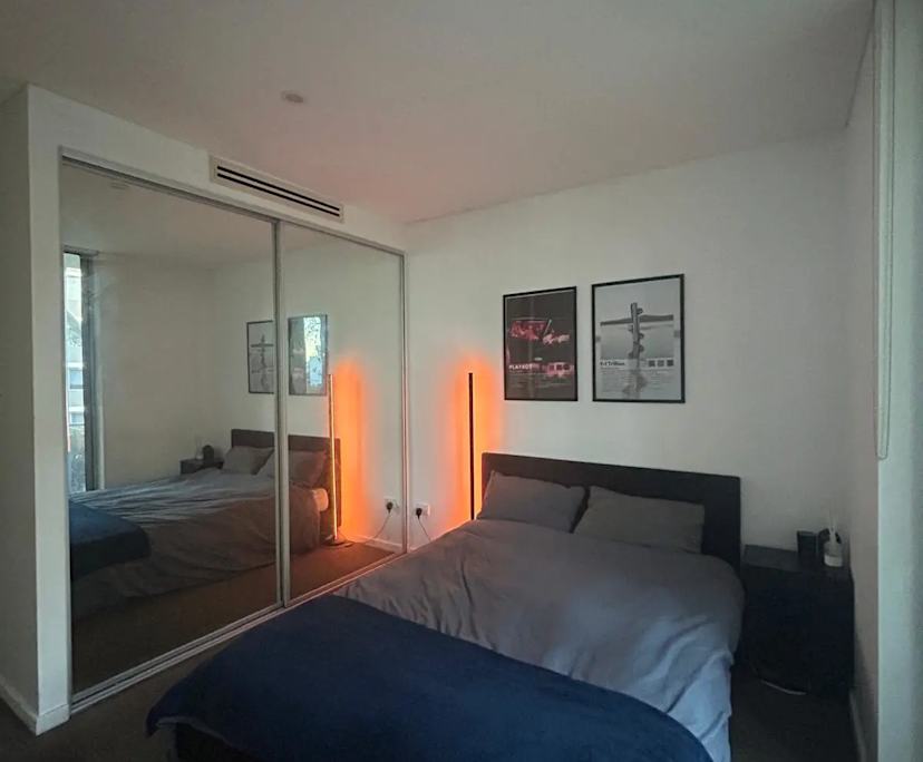 Furnished room with ensuite in a flatshare