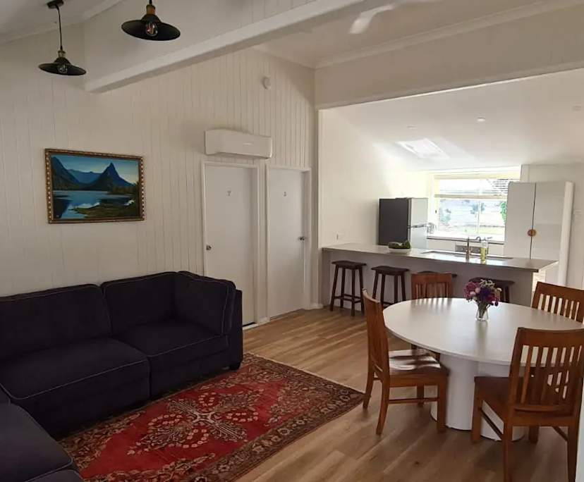 Room in a share house