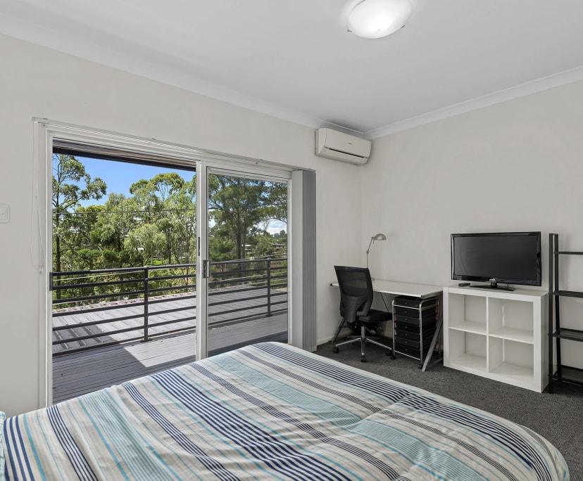 $350, Share-house, 3 bathrooms, Saint Lucia QLD 4067