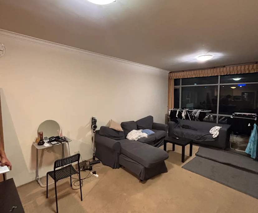 Furnished room in a flatshare