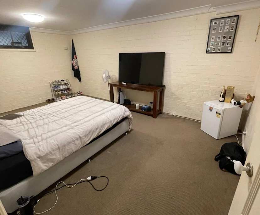 Unfurnished room in a share house