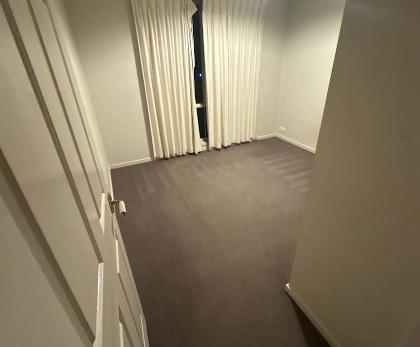 Unfurnished room with own bathroom