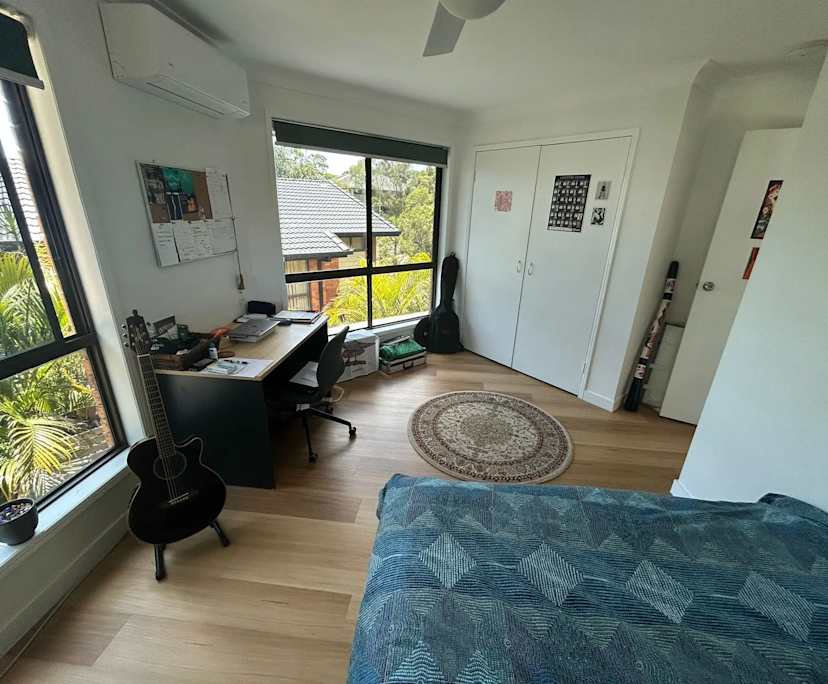 Furnished room in a share house