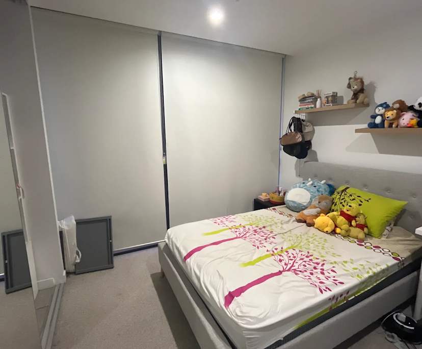 Furnished room with ensuite in a flatshare