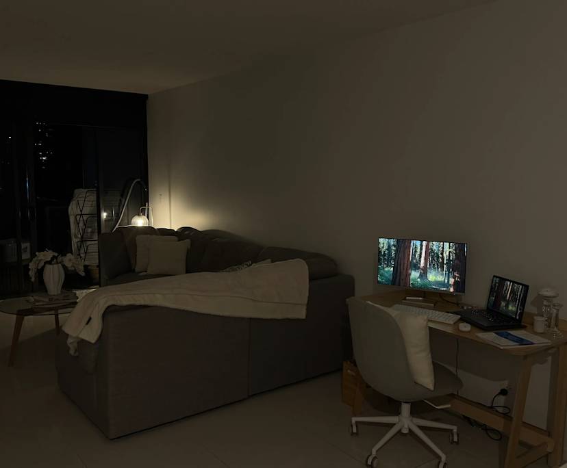 Unfurnished room with own bathroom