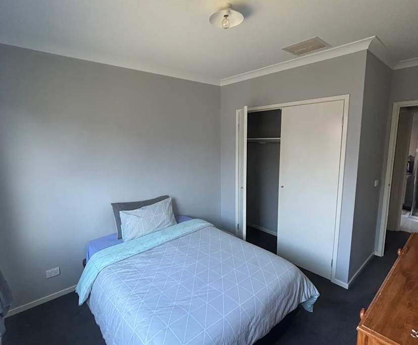 Room in a share house