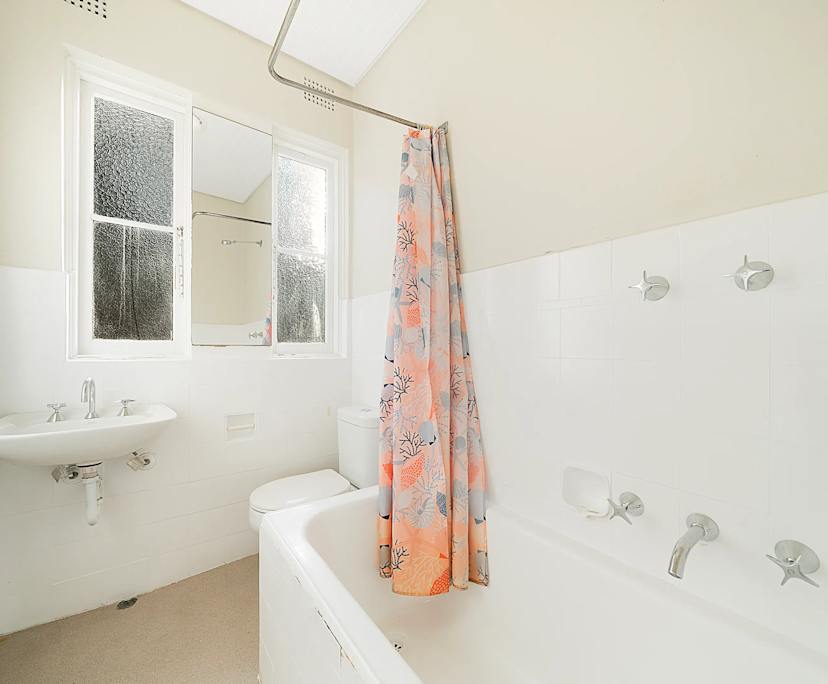 $980, Whole-property, 2 bathrooms, Bronte NSW 2024