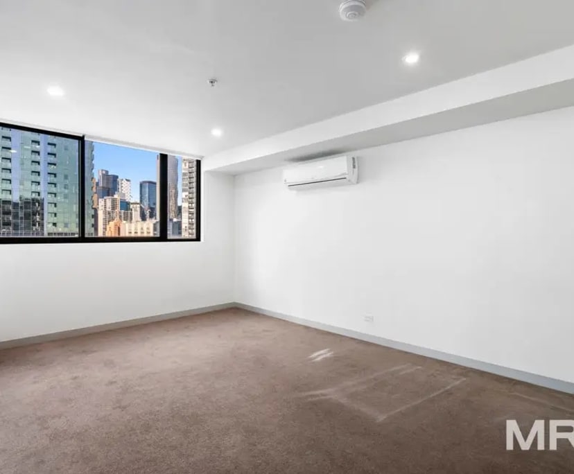 Unfurnished room studio flat for rent