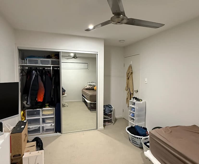 Unfurnished room in a share house