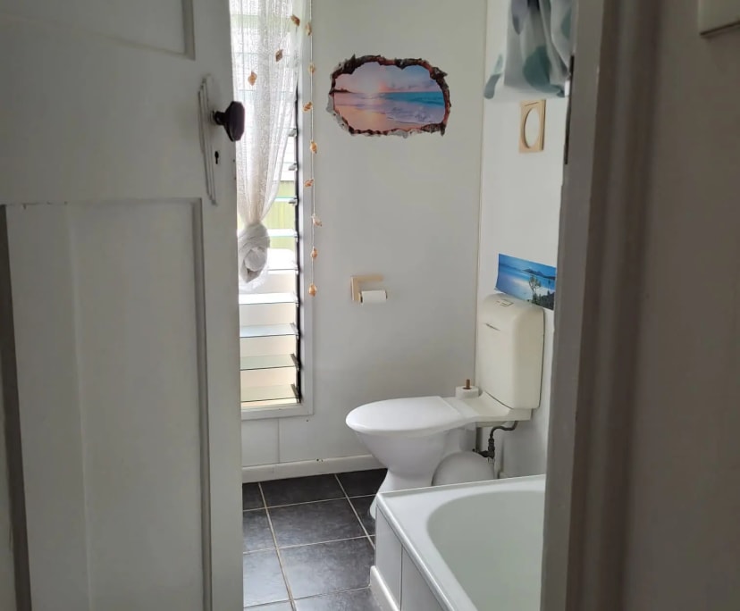 $300, Share-house, 3 bathrooms, Indooroopilly QLD 4068