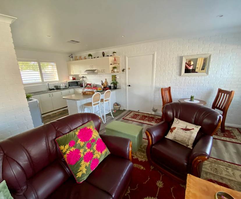 Room for Rent in Orange, NSW | $350, Furnished, Shar... | Flatmates.com.au