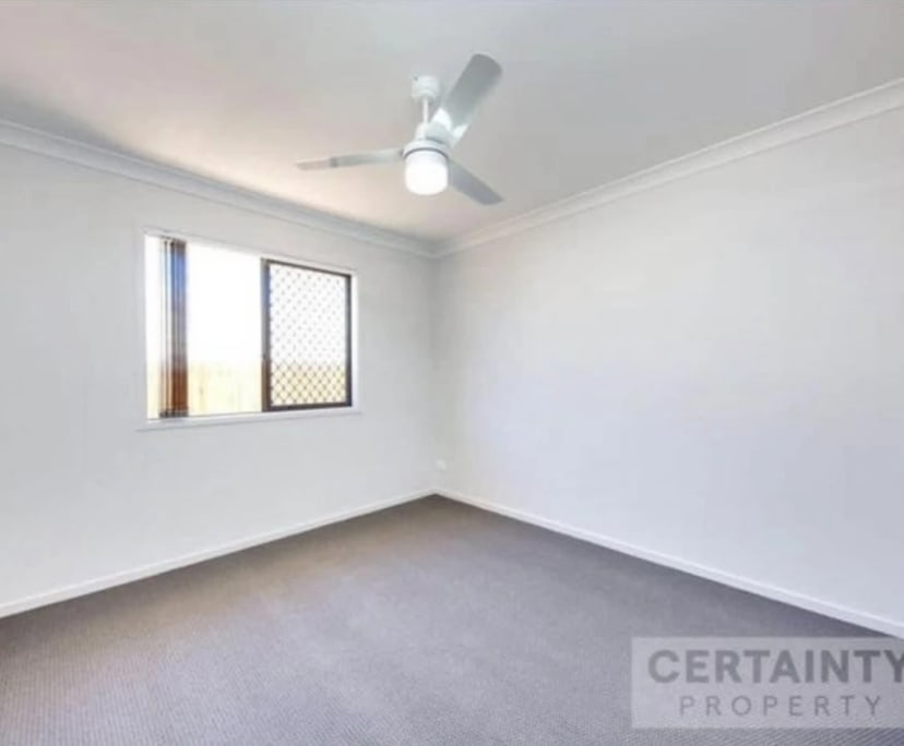 $290, Share-house, 4 bathrooms, Spring Mountain QLD 4300