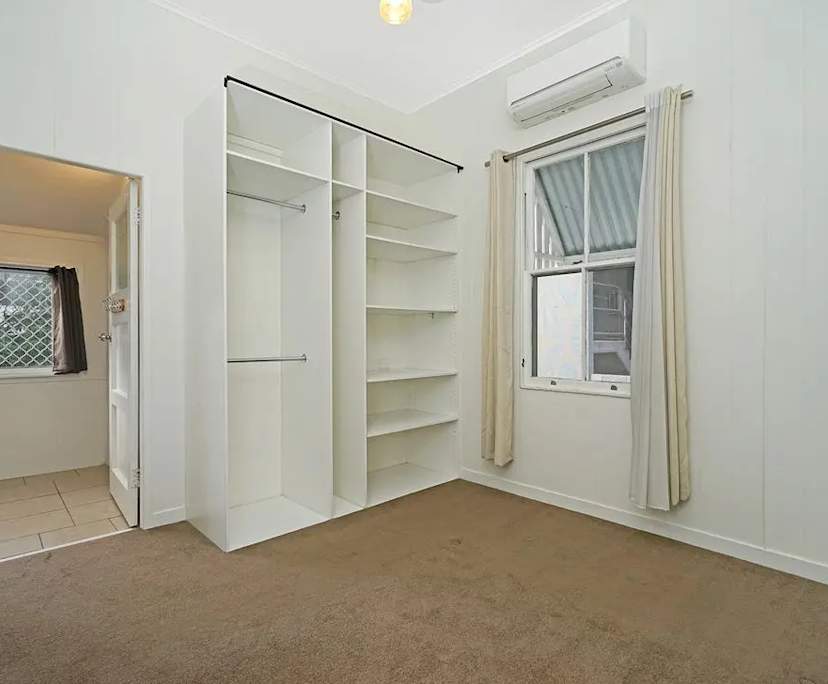 Unfurnished room with own bathroom