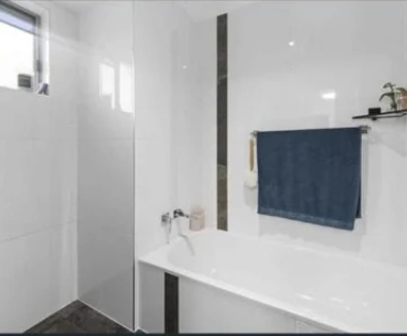 $300, Share-house, 3 bathrooms, Oxenford QLD 4210