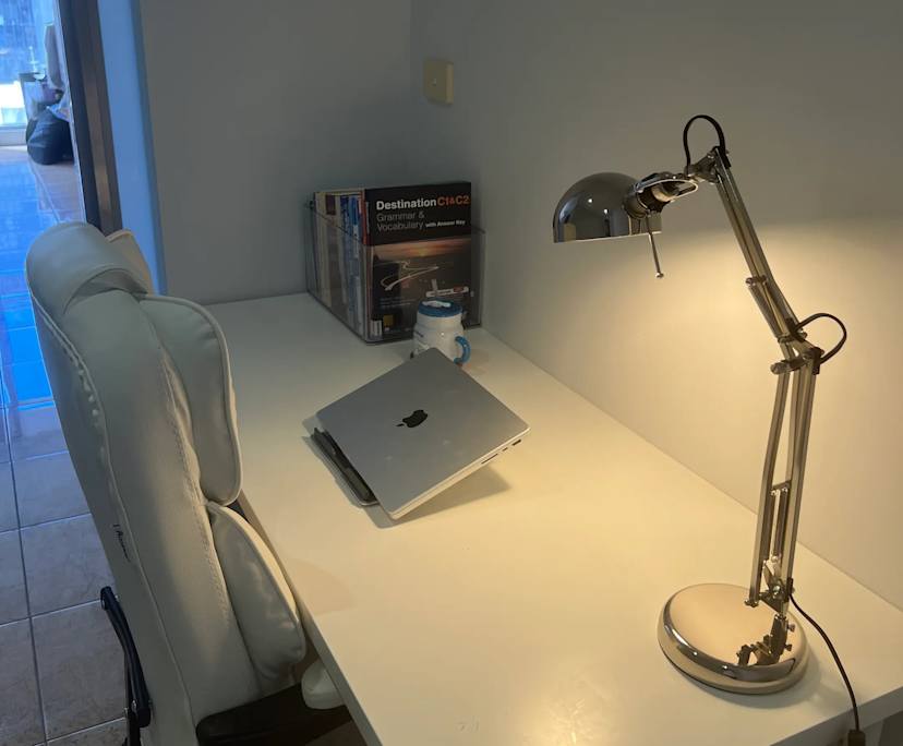 Unfurnished room in a flatshare