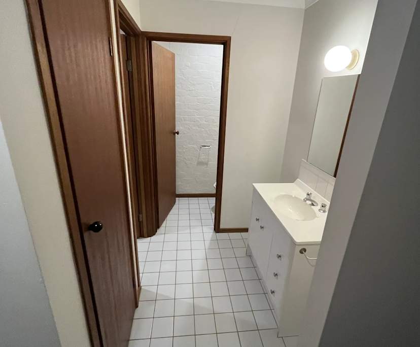 Room in a share house