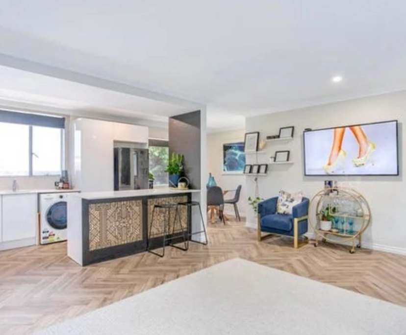 Unfurnished room in a flatshare