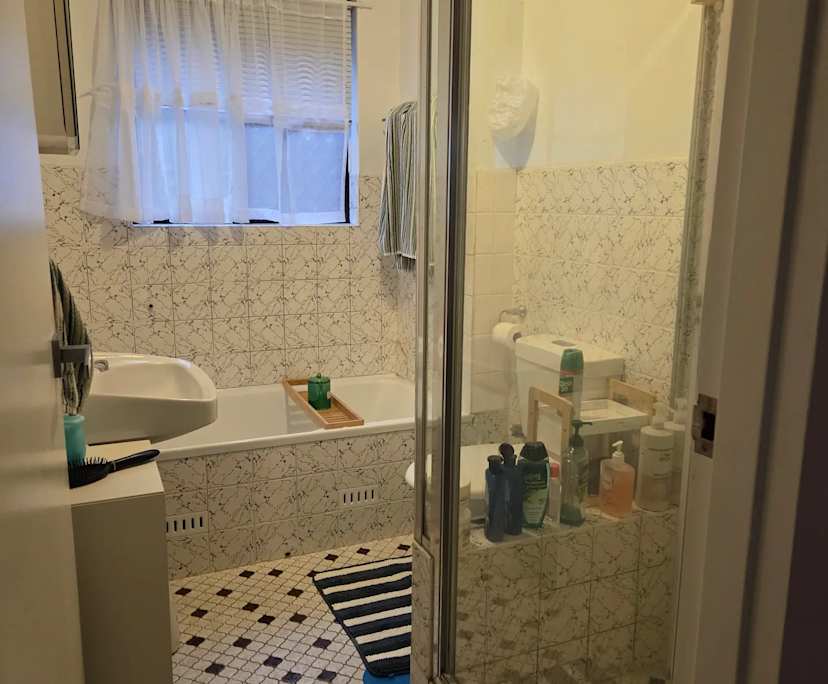 $250, Flatshare, 2 bathrooms, Wollongong NSW 2500