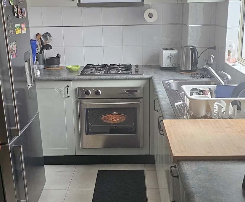 Furnished room in a flatshare