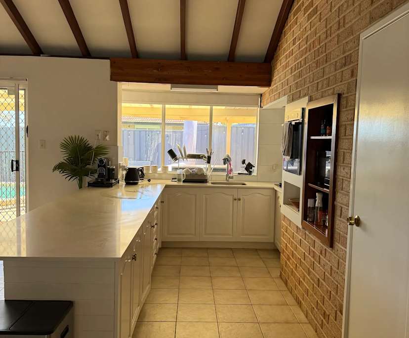 $350, Share-house, 4 bathrooms, Duncraig WA 6023