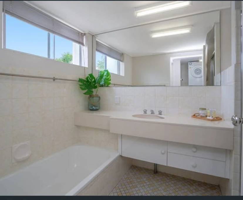 Unfurnished room in a flatshare