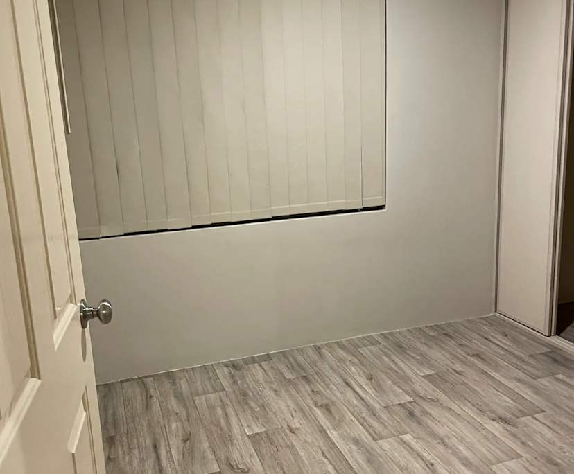 Room in a share house