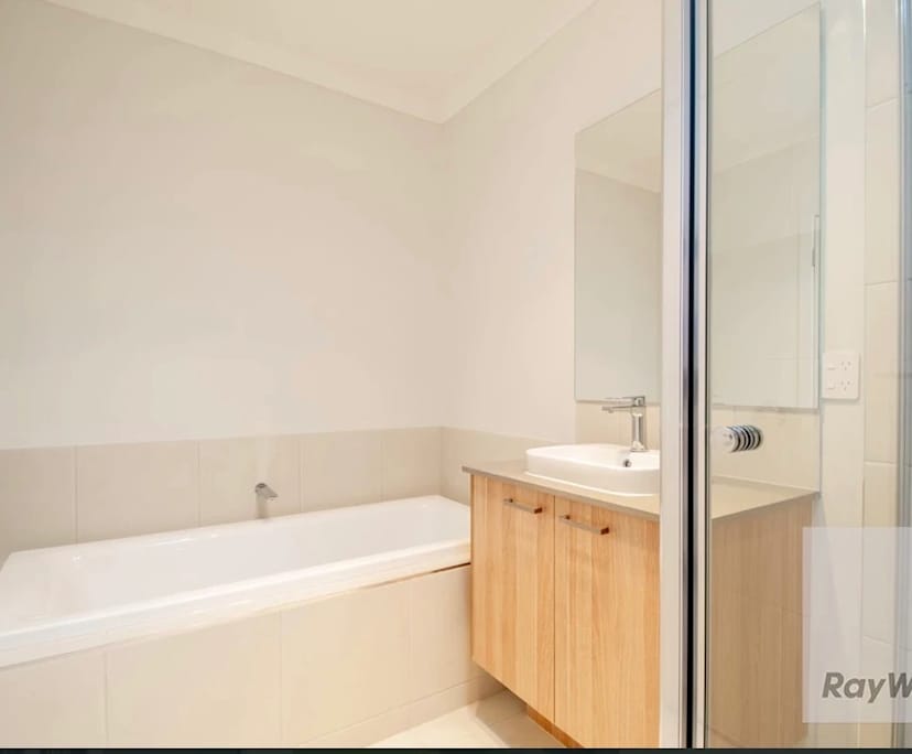 Unfurnished room in a share house