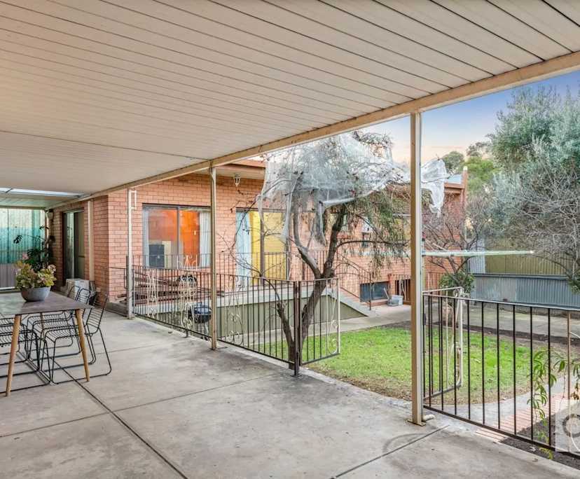 Unfurnished room granny flat for rent