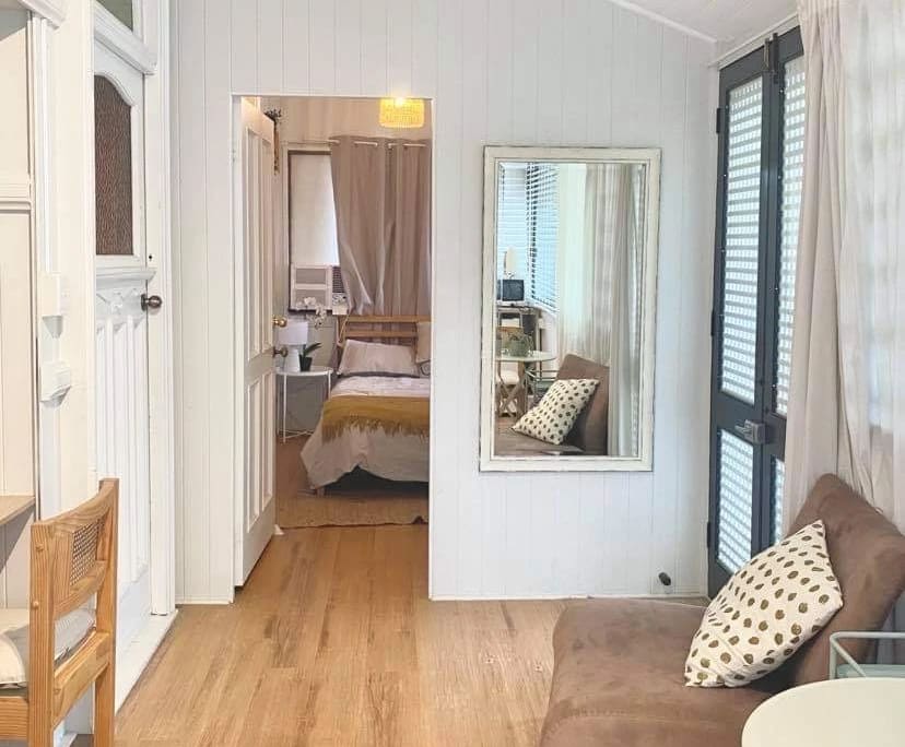$310, 1-bed, 1 bathroom, Milton QLD 4064
