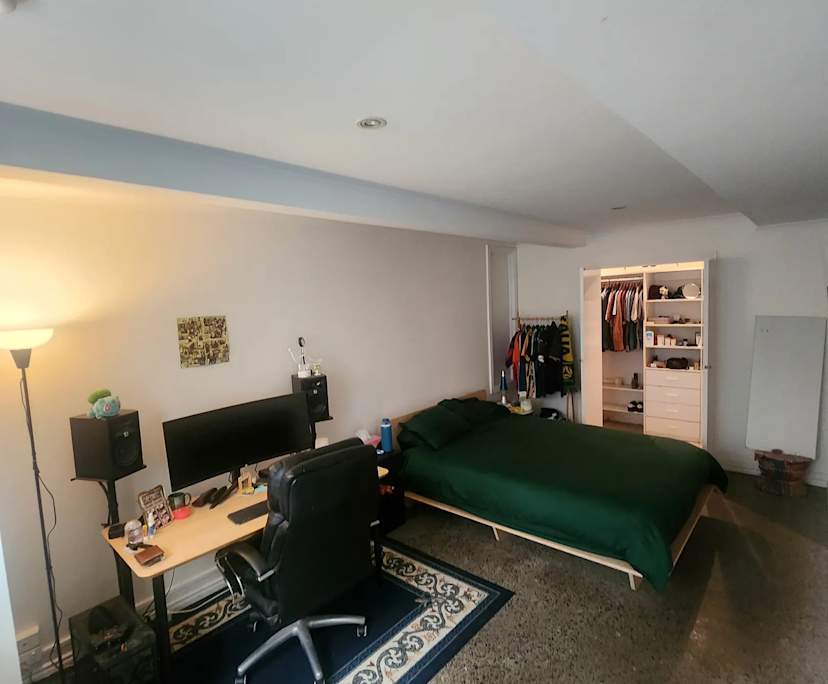 Unfurnished room in a share house