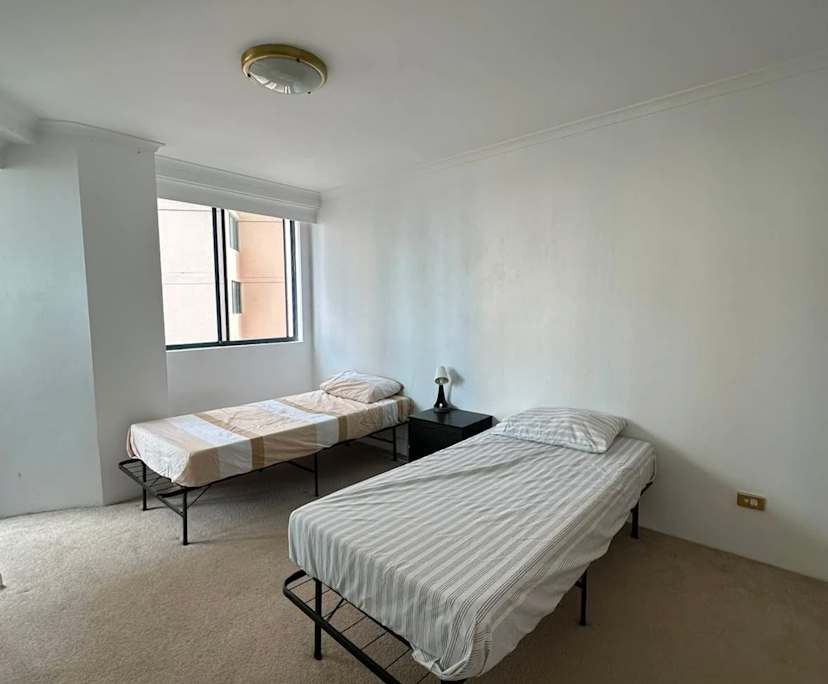 Furnished room with ensuite in a flatshare