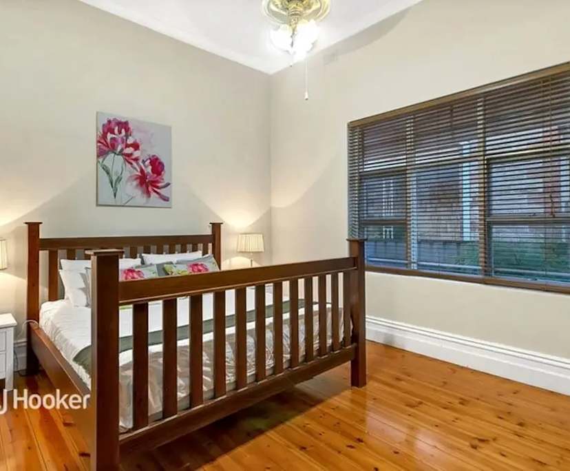 Room in a share house