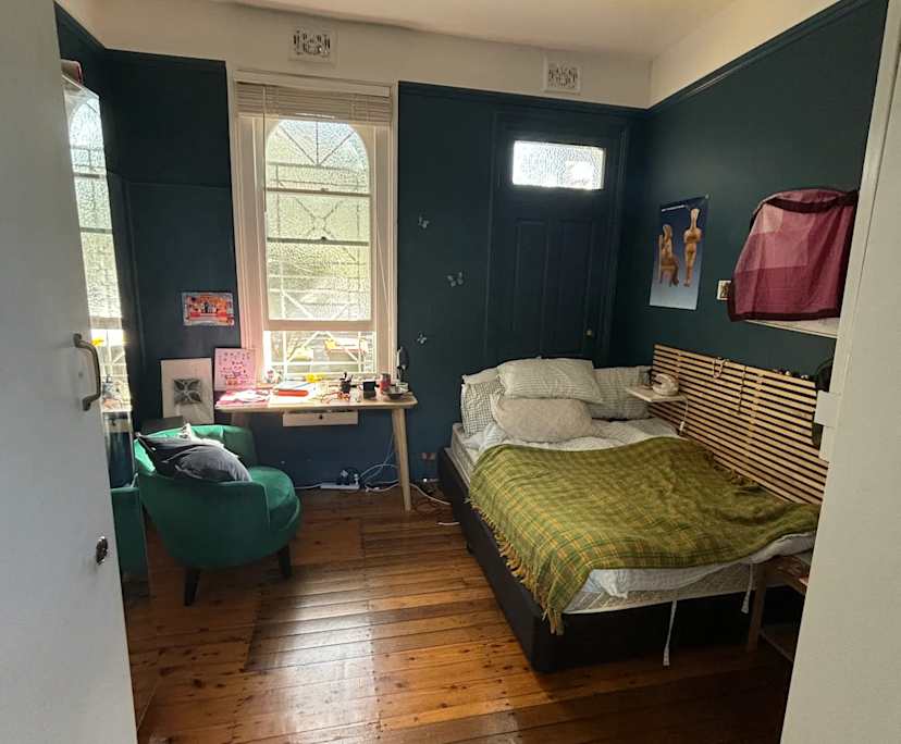 Furnished room in a share house