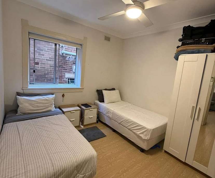 Furnished room in a flatshare