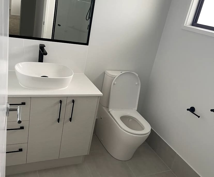 $250, Homestay, 4 bathrooms, Morayfield QLD 4506