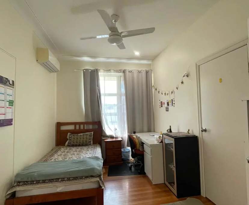 Furnished room in a share house