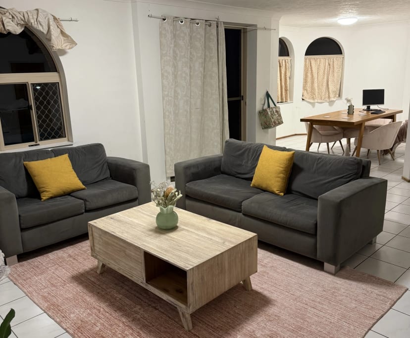 Unfurnished room in a flatshare