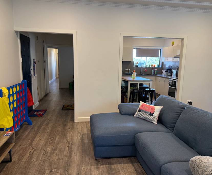 Unfurnished room in a flatshare