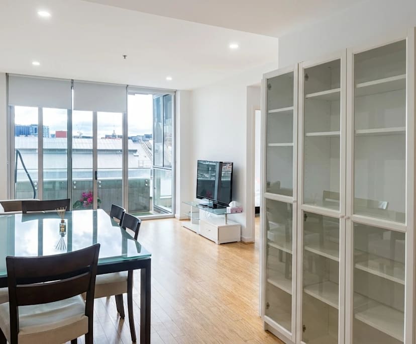 $730, Whole-property, 2 bathrooms, Melbourne VIC 3000