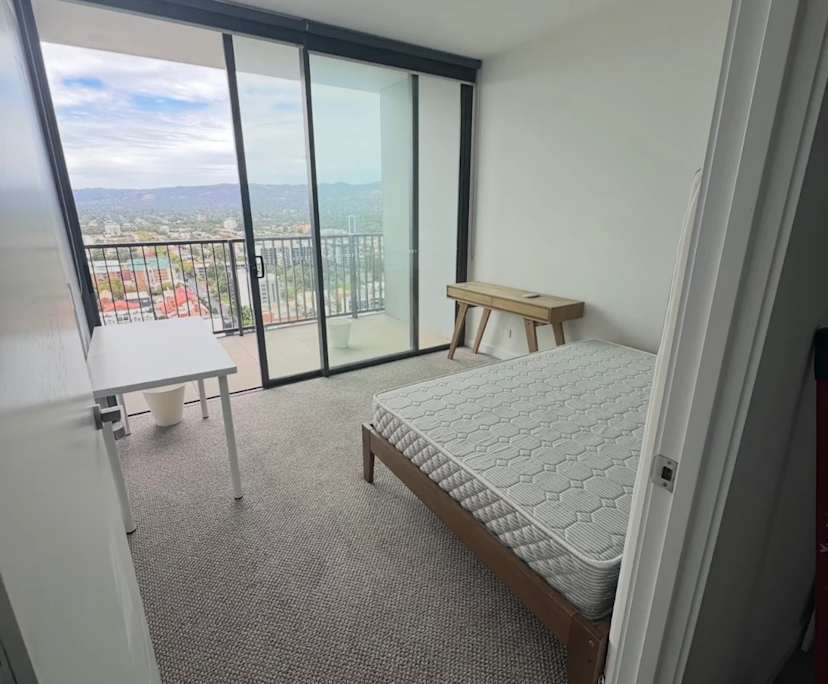 Furnished room with own bathroom