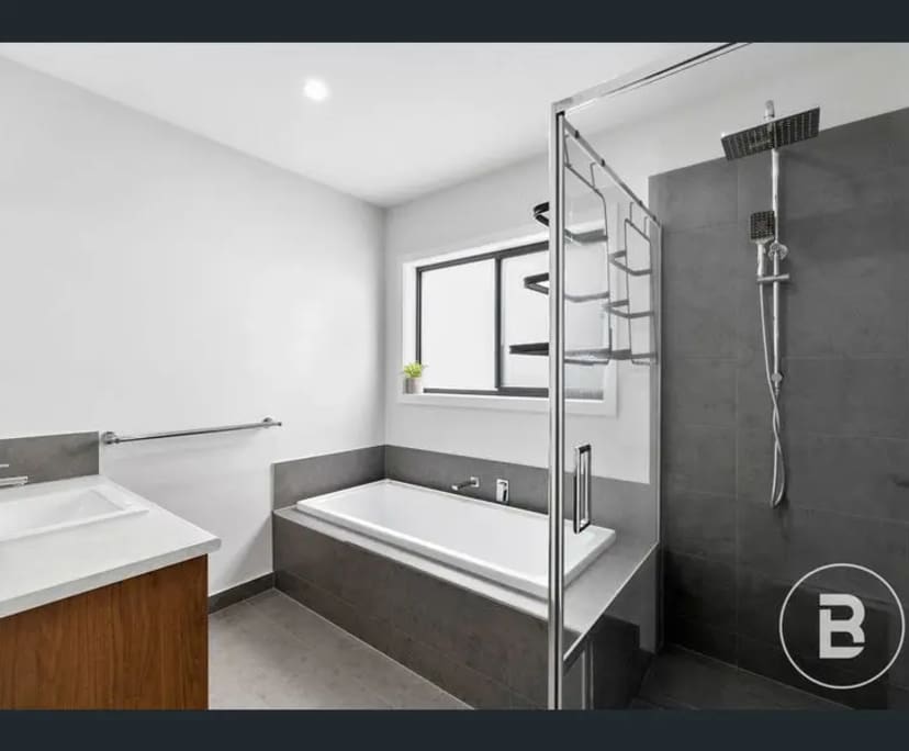 $230, Share-house, 4 bathrooms, Alfredton VIC 3350