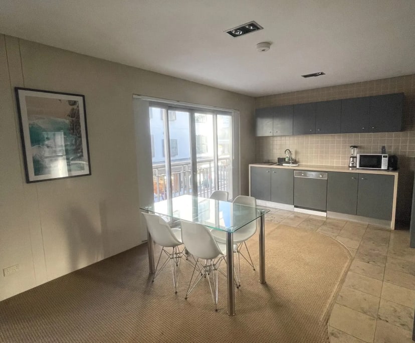 Furnished room in a flatshare