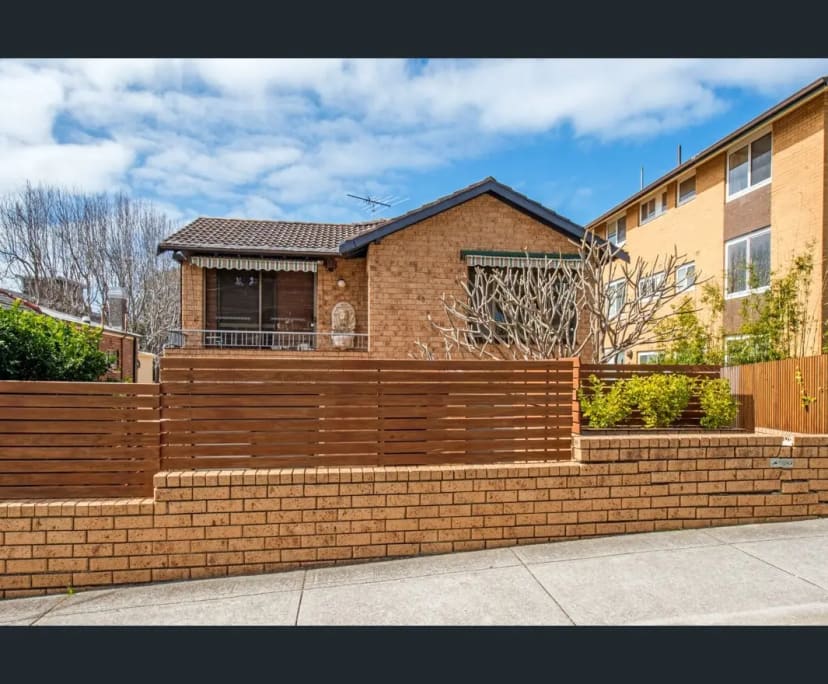 Furnished room with ensuite in a flatshare