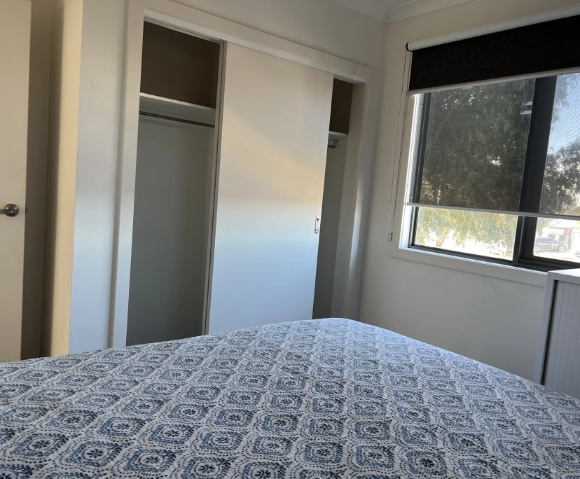 $250, Flatshare, 2 bathrooms, Deer Park VIC 3023